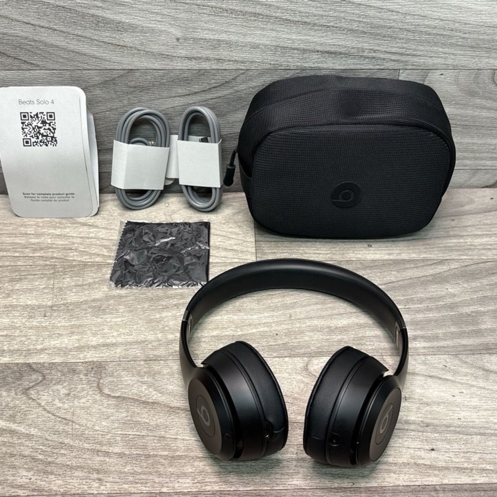 Beats by Dre Solo 4 Black Headphones